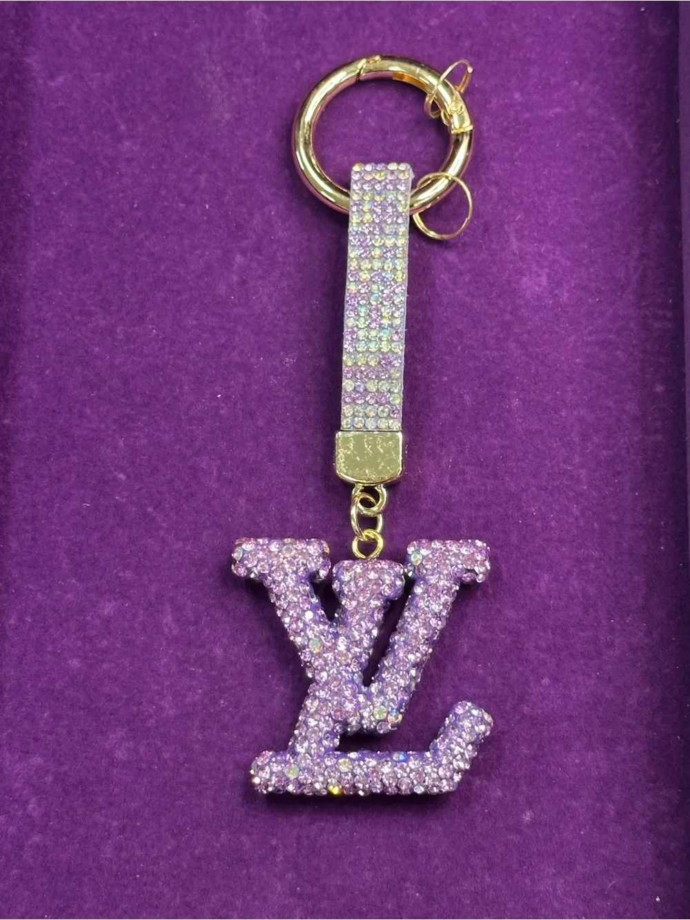 Interlocking design bling bag charm keyring 🐥